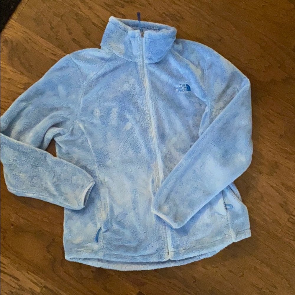 Light blue women’s North Face fleece